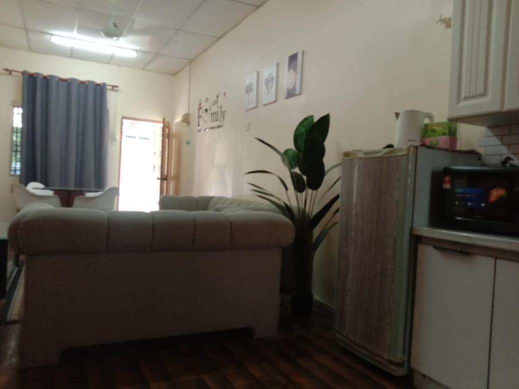 Homestay Tok Abah Сери Искандар Екстериор снимка